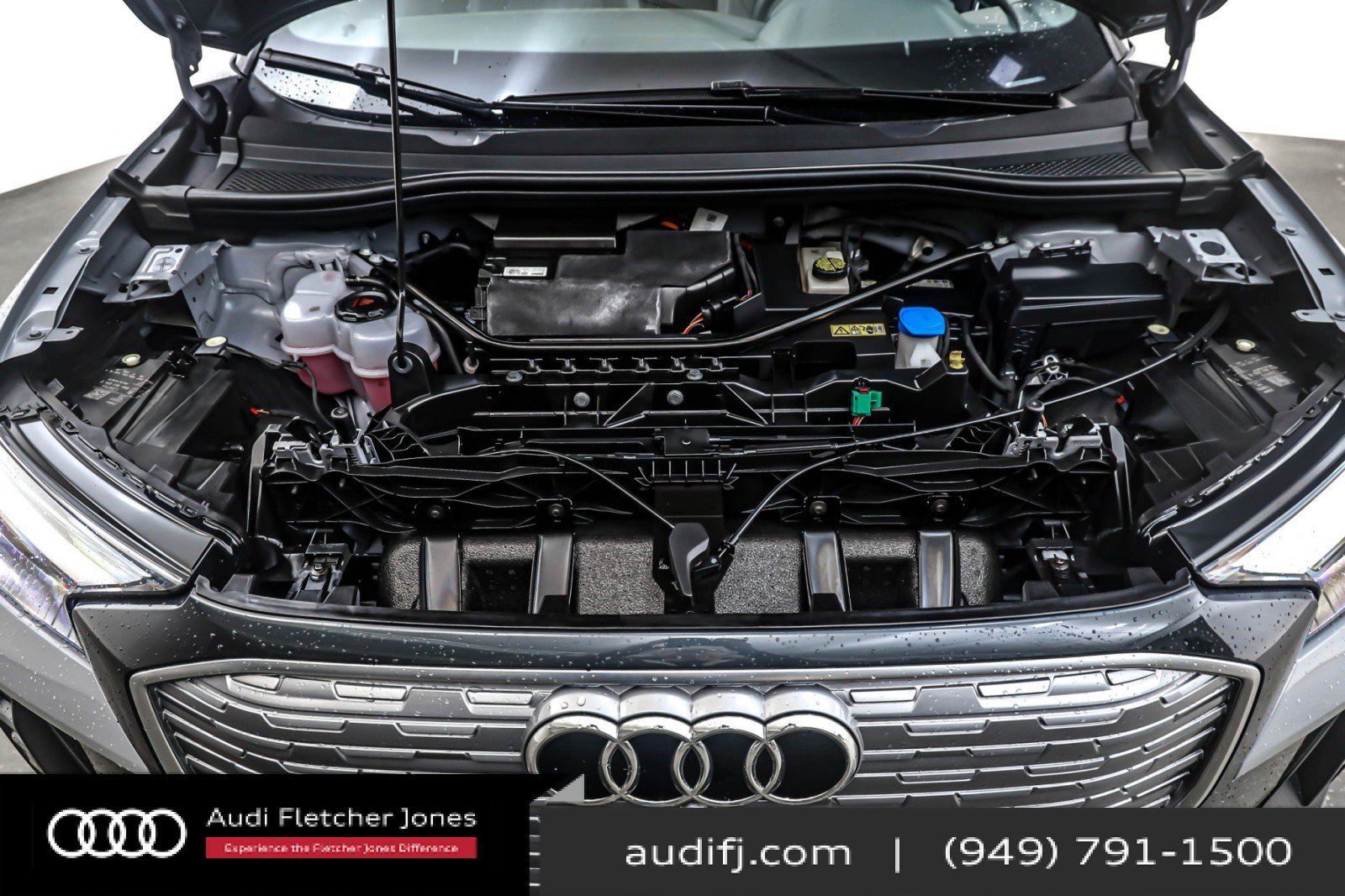 Used 2024 Audi Q4 e-tron Premium Plus image 11