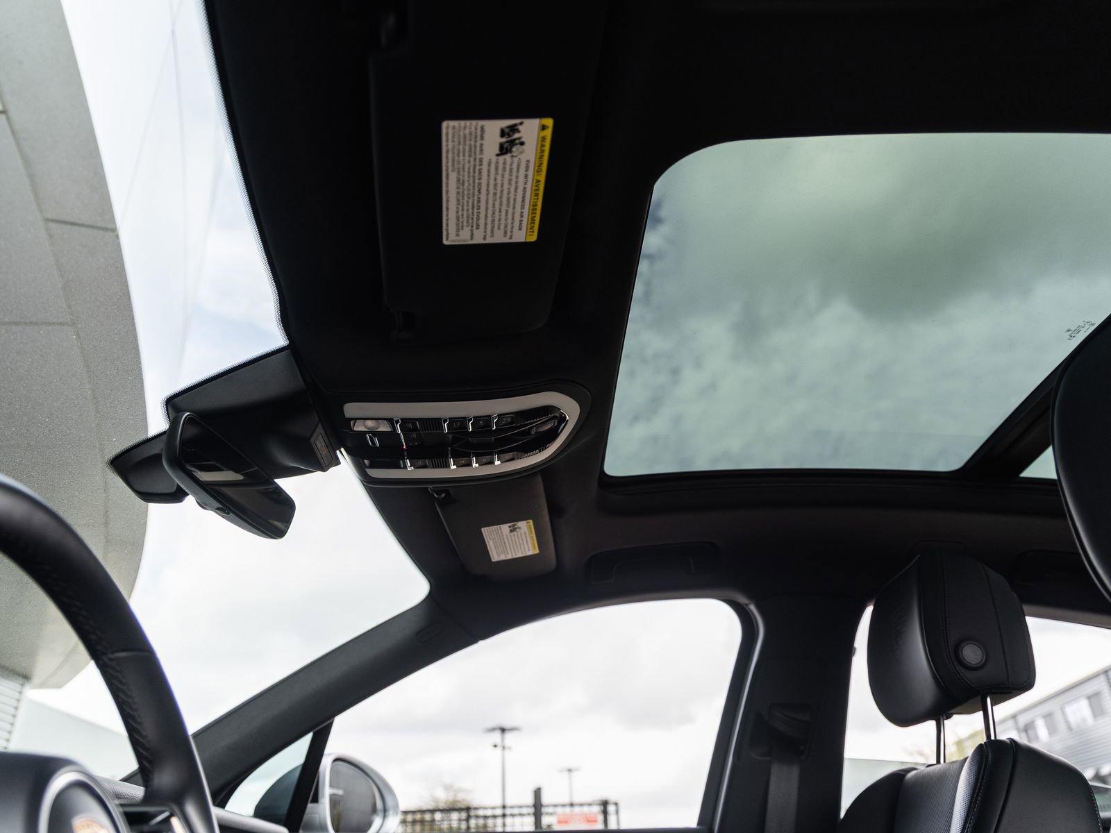 Used 2026 Porsche Macan image 25