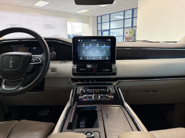 Used 2019 Lincoln Navigator Reserve AWD/4WD image 20