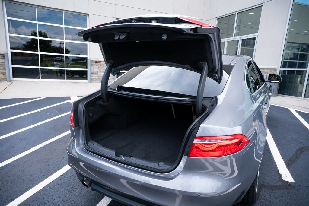 Used 2020 Jaguar XF Premium RWD image 44