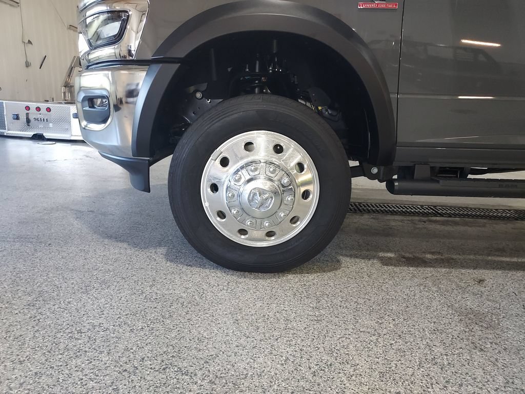 New 2026 RAM 5500 4x4 Crew Cab image 25