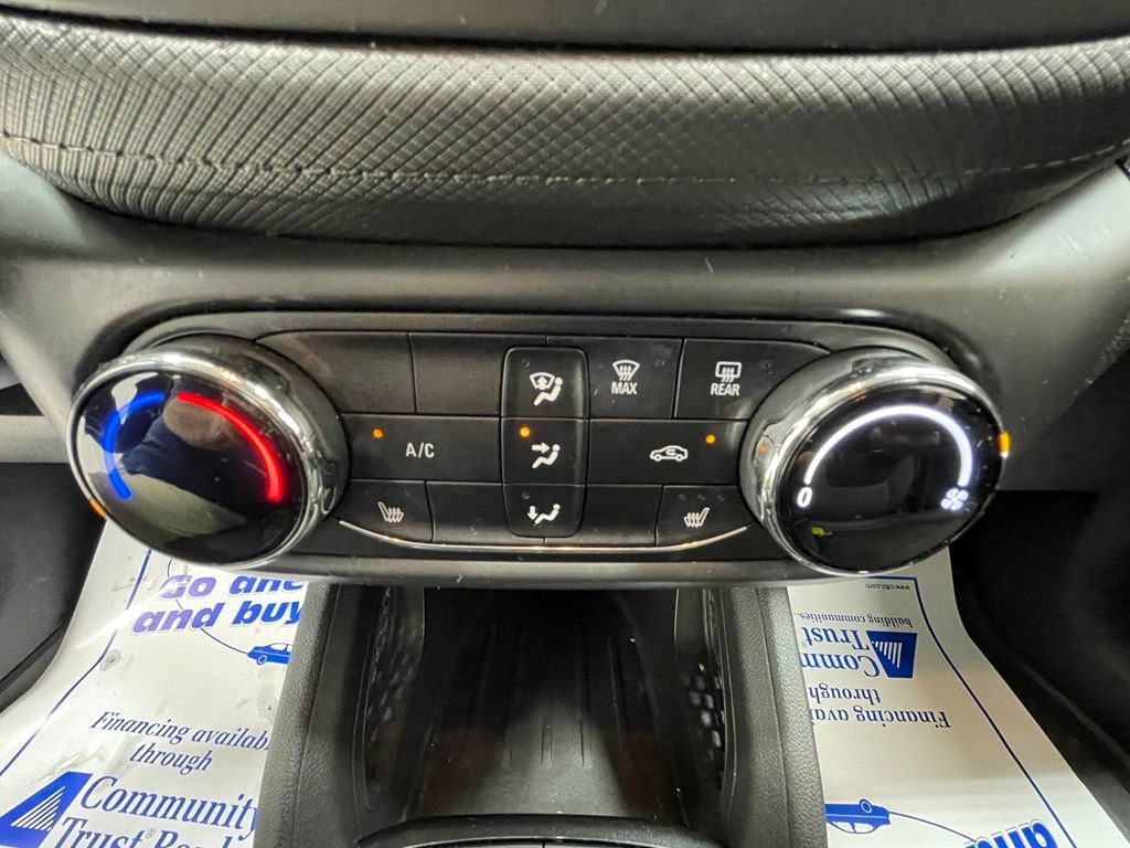 Used 2023 Chevrolet TrailBlazer LT FWD image 22