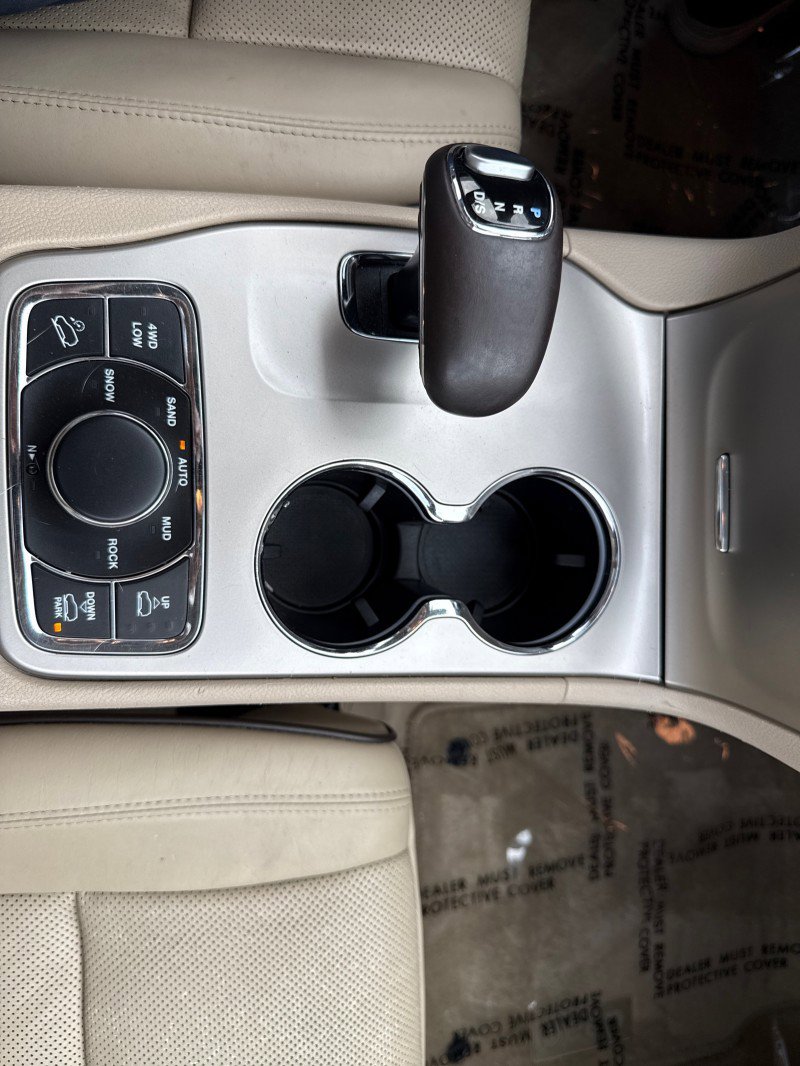 Used 2015 Jeep Grand Cherokee Overland w/ Advanced Technology Group image 48