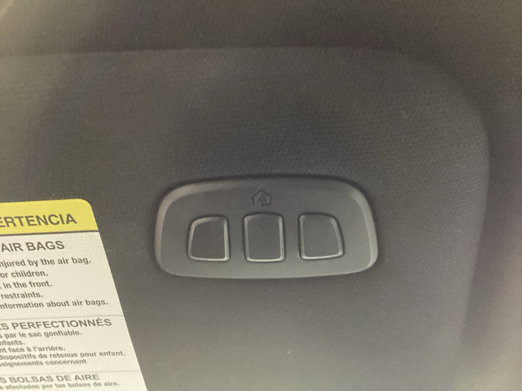Used 2023 Ford Explorer Platinum w/ Technology Package image 7