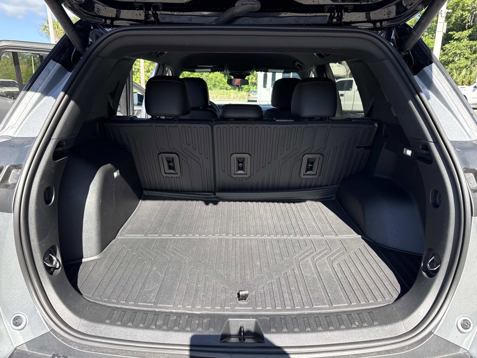 Used 2025 Chevrolet Equinox RS image 30