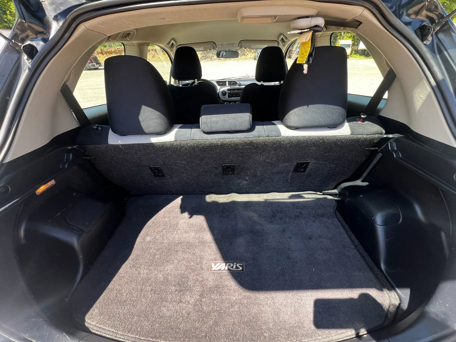 Used 2012 Toyota Yaris L FWD image 13