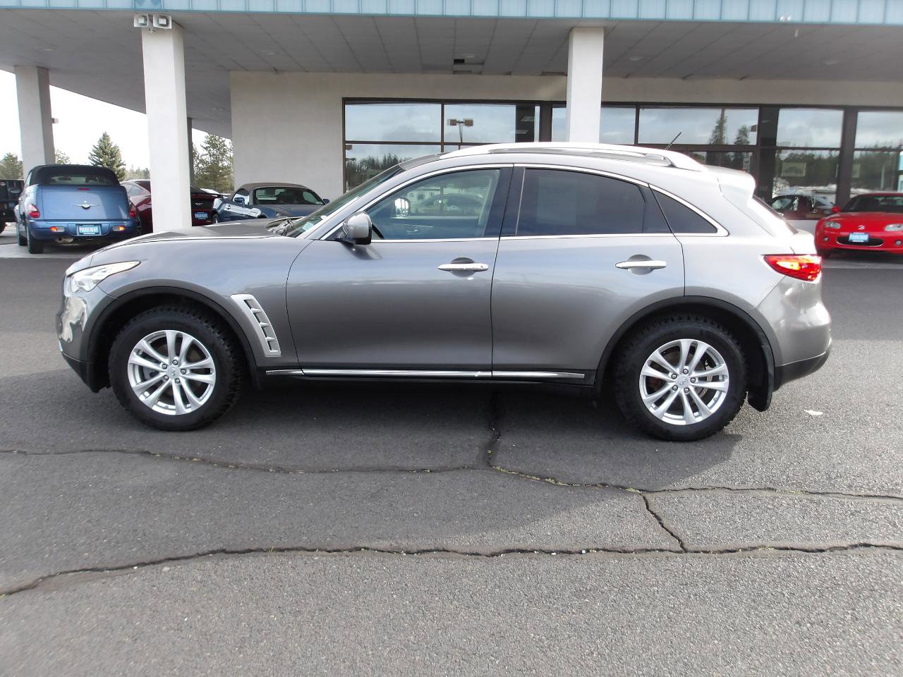 Used 2013 INFINITI FX37 AWD w/ Premium Pkg image 2