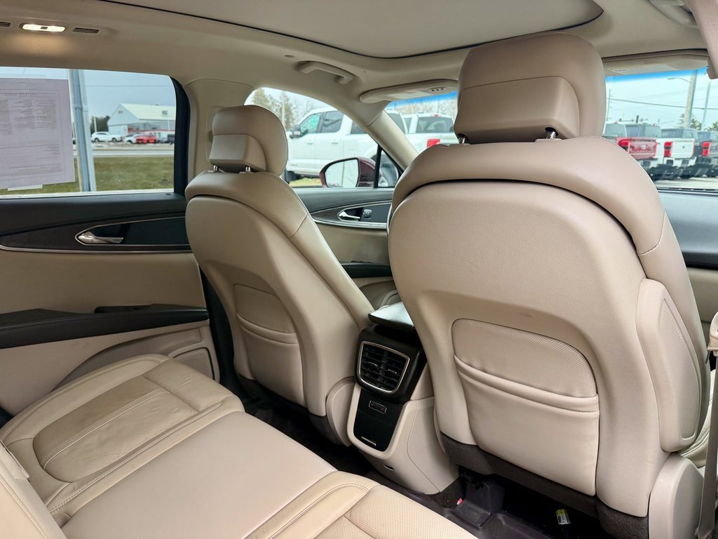 Used 2017 Lincoln MKX Reserve w/ Driver Assistance Package image 18