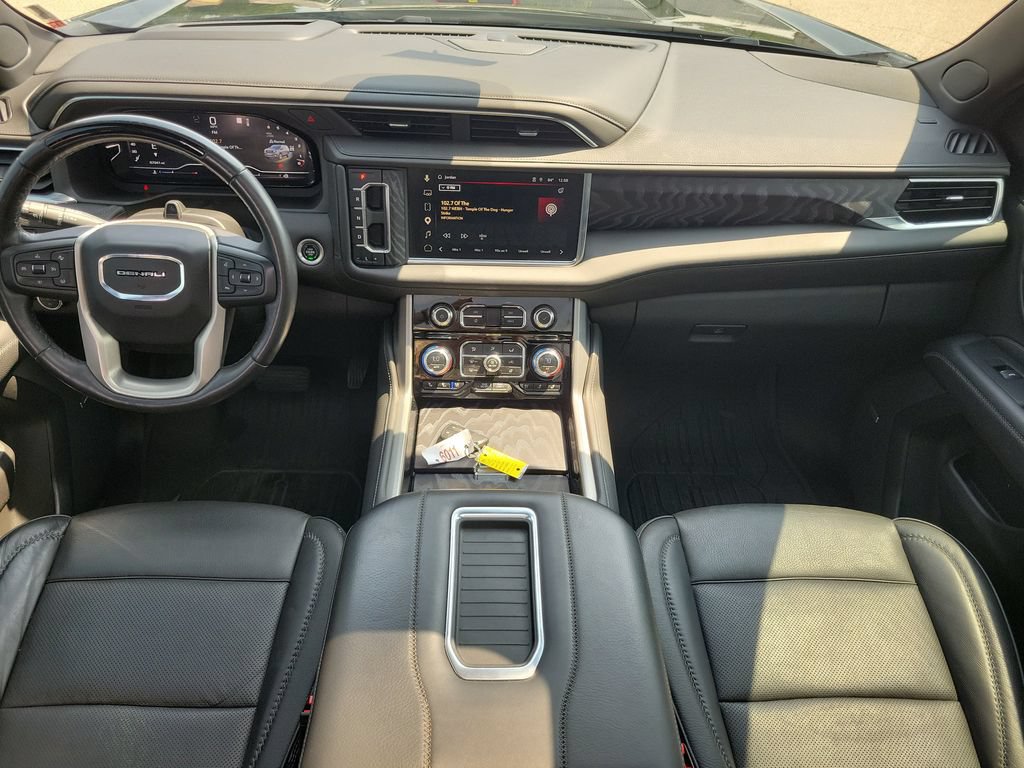 Used 2023 GMC Yukon XL Denali w/ Denali Reserve Package AWD/4WD image 9