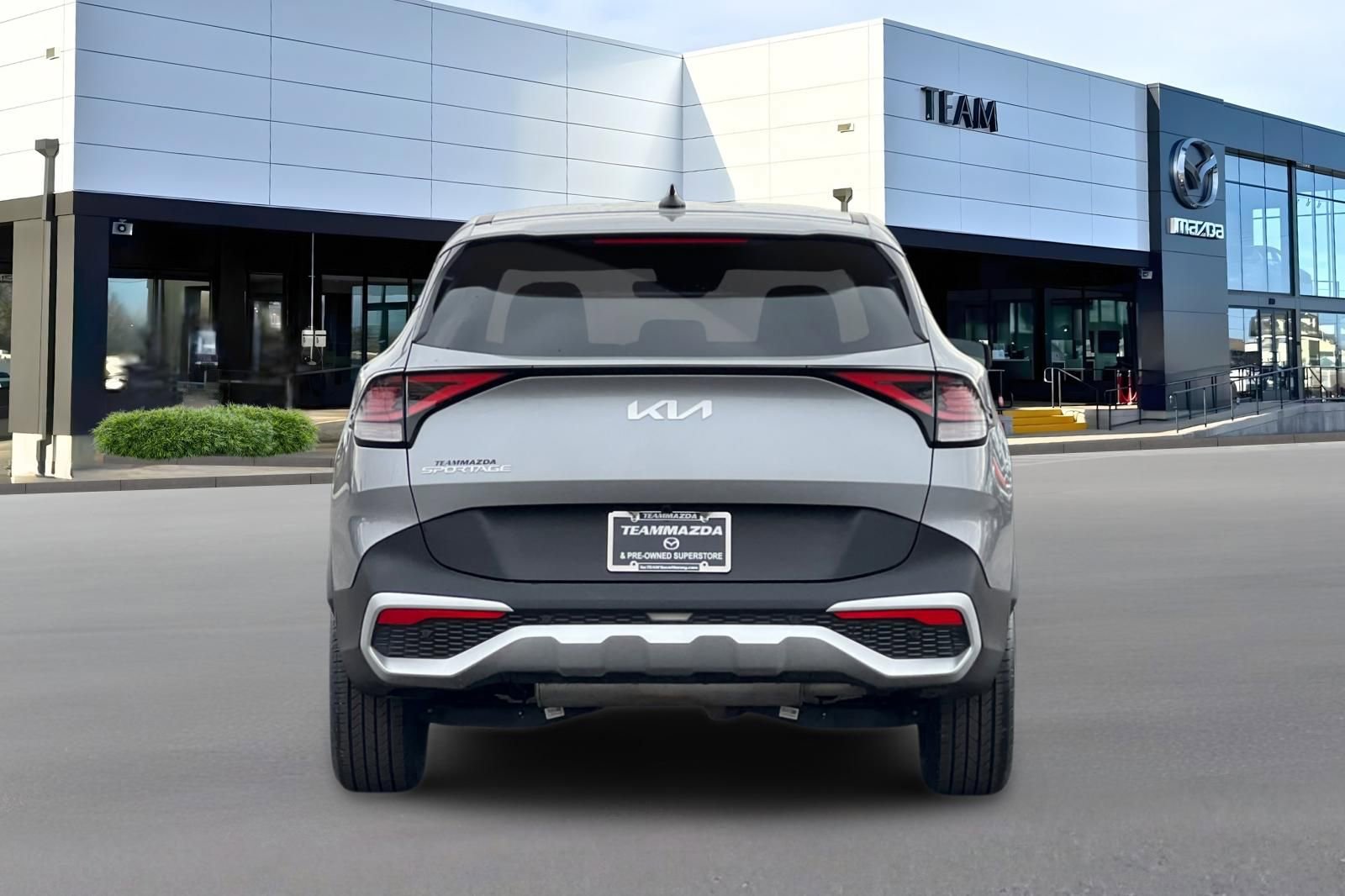 Used 2024 Kia Sportage LX image 5