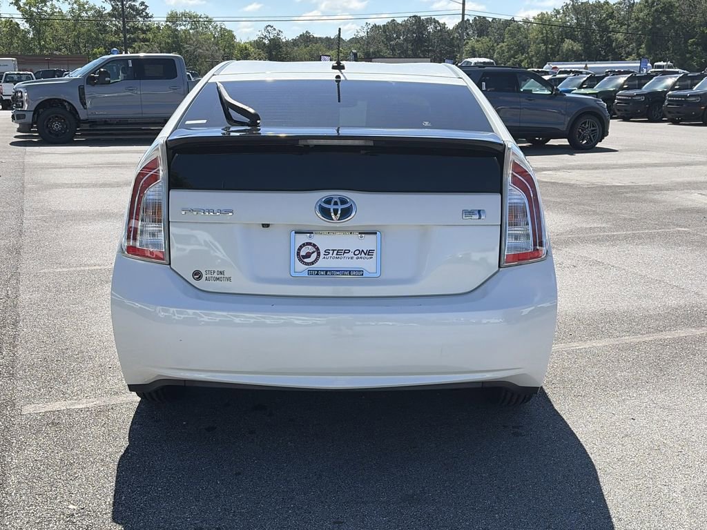 Used 2015 Toyota Prius Four FWD image 6