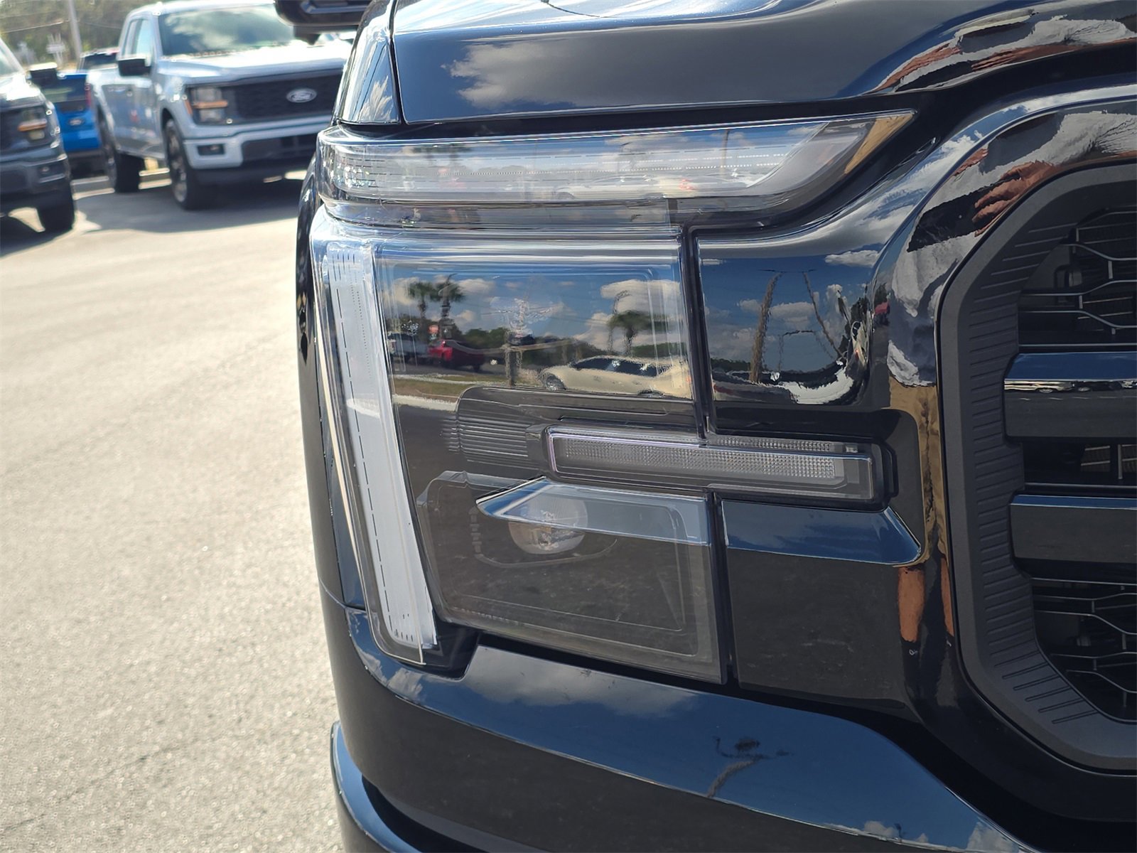 New 2025 Ford F150 Lariat w/ Equipment Group 501A Mid image 7