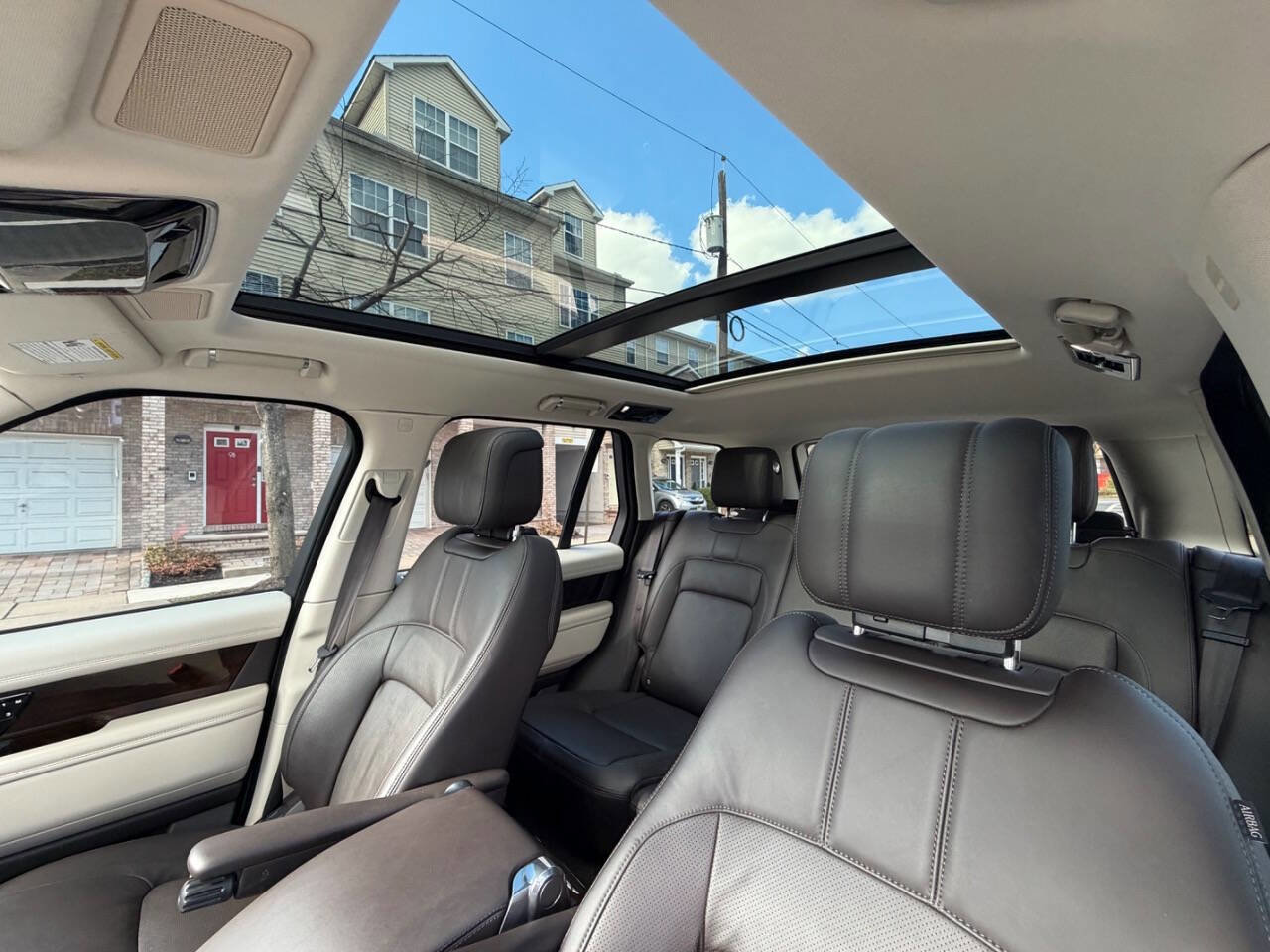 Used 2022 Land Rover Range Rover Westminster Edition image 11