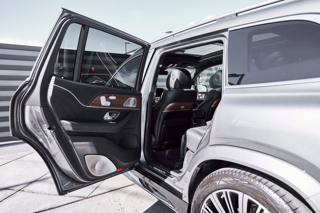 Used 2025 Mercedes-Benz Maybach GLS 600 4MATIC image 30