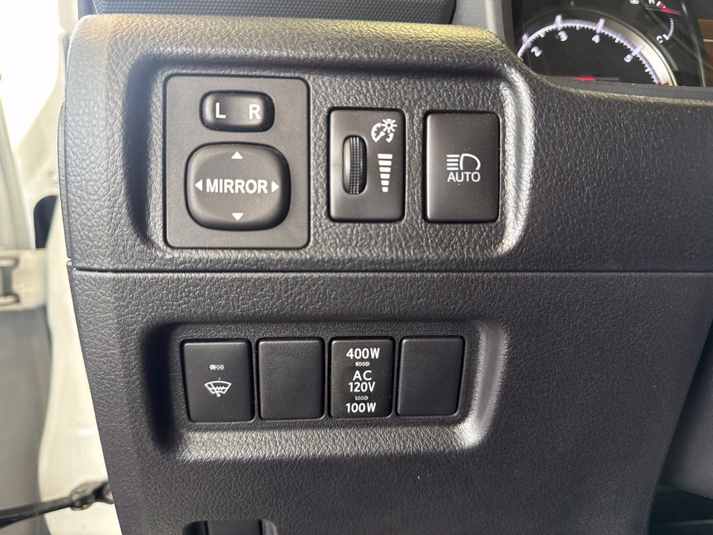 Used 2021 Toyota 4Runner Venture w/ Moonroof Package AWD/4WD image 15