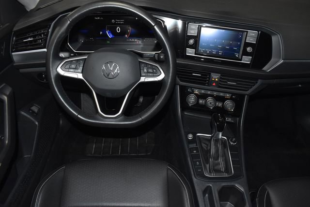 Used 2024 Volkswagen Jetta SE image 13