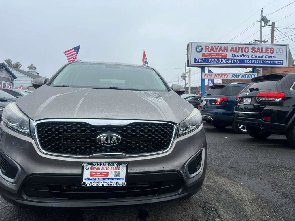 Used 2016 Kia Sorento LX w/ LX Convenience Package image 3