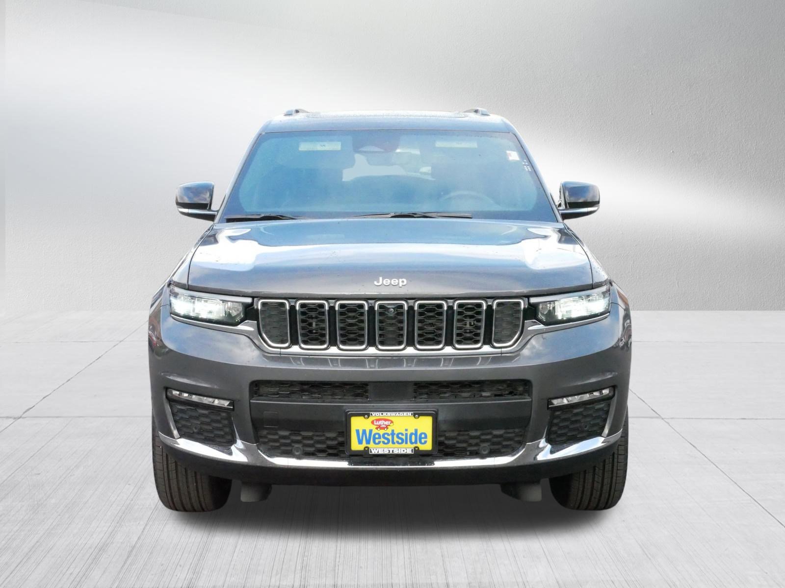 Used 2024 Jeep Grand Cherokee L Limited w/ Luxury Tech Group II image 2