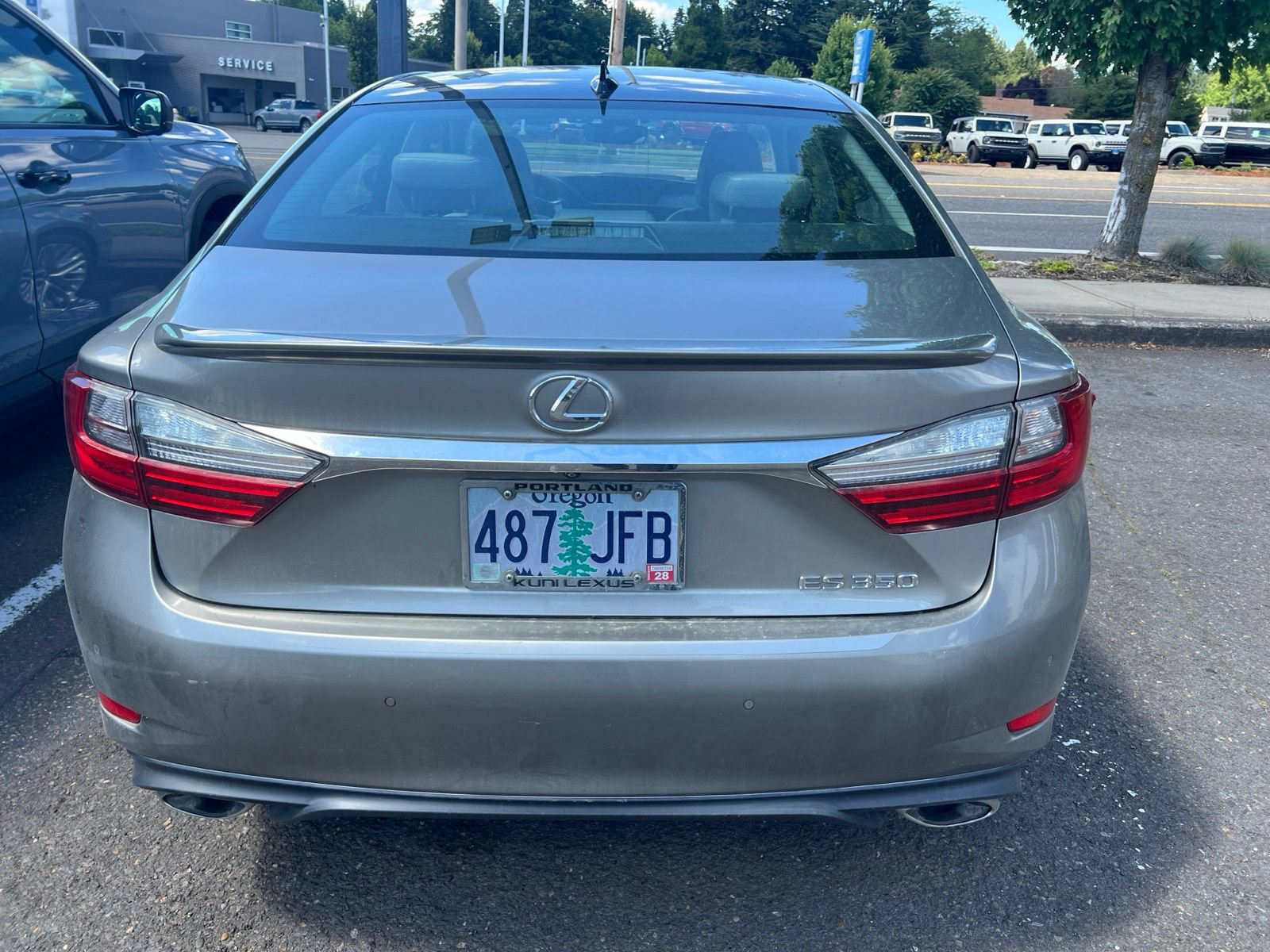 Used 2016 Lexus ES 350 w/ Luxury Package w/Wood Trim FWD image 5
