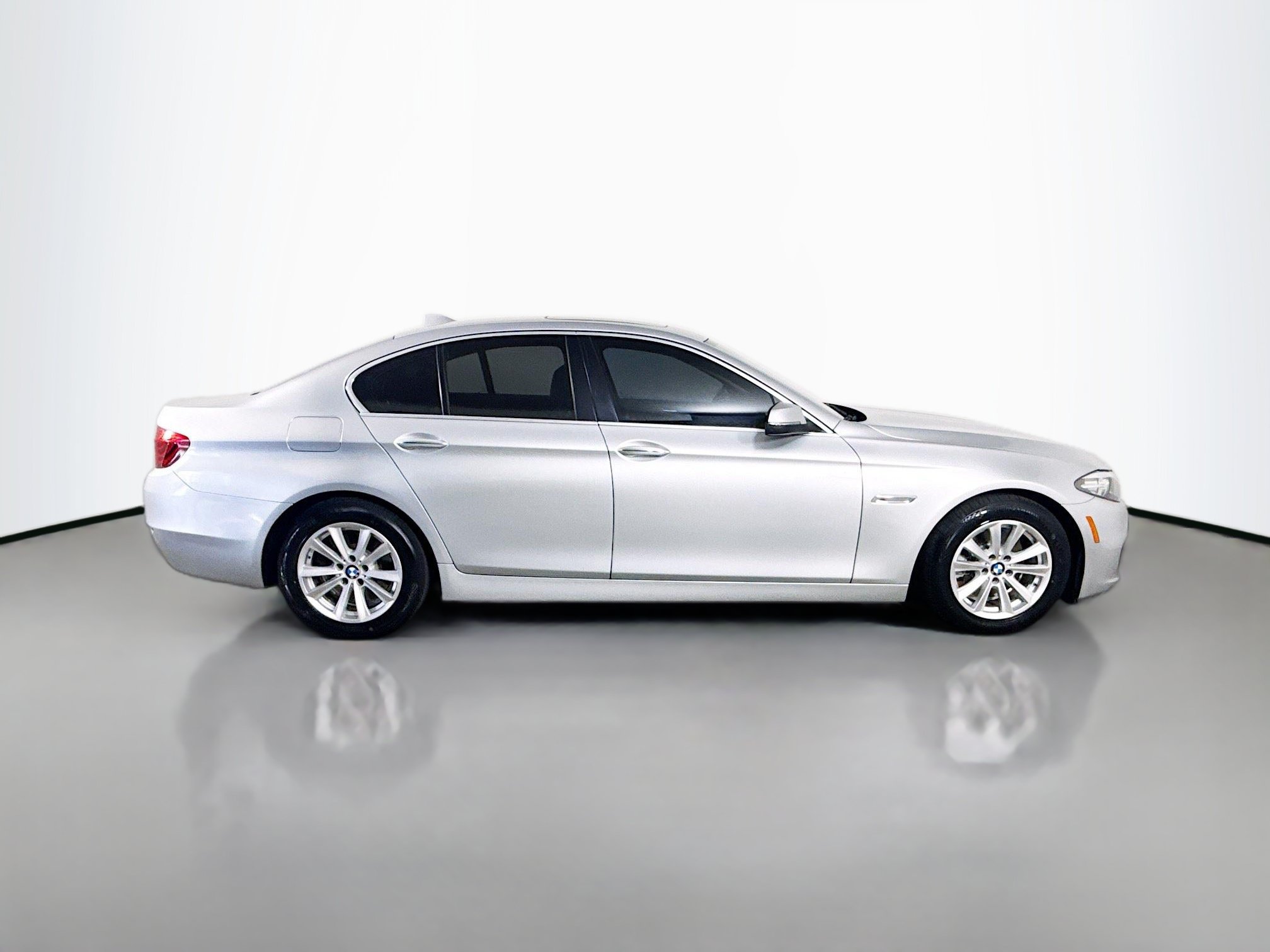 Used 2016 BMW 528i Sedan RWD image 11