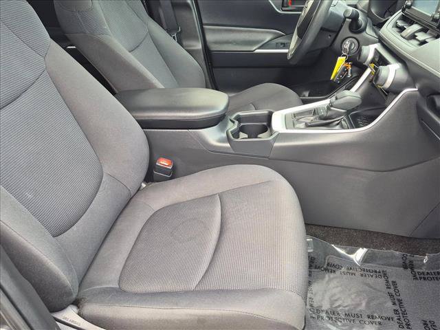 Used 2019 Toyota RAV4 LE FWD image 19