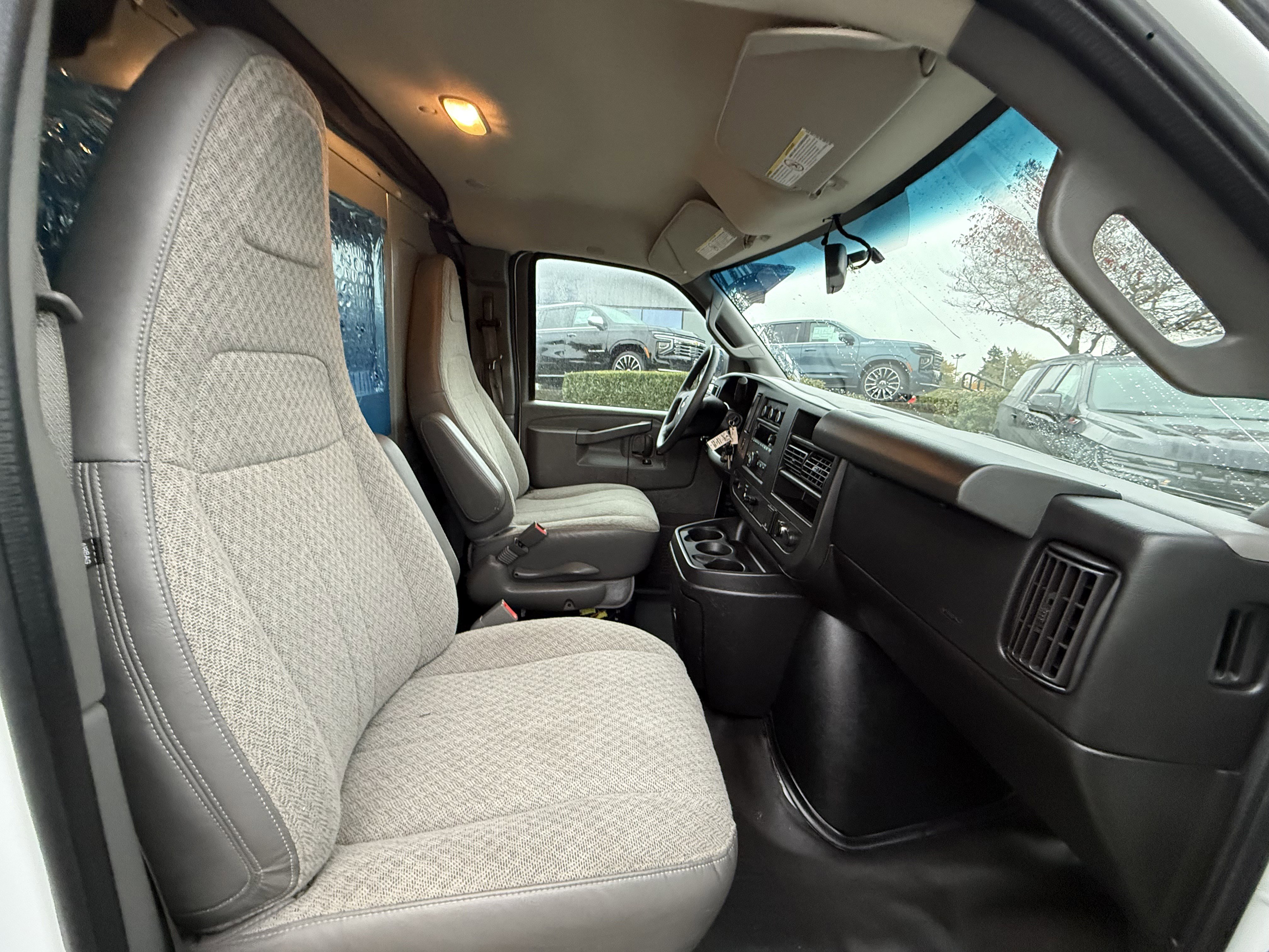 Used 2017 Chevrolet Express 2500 image 12