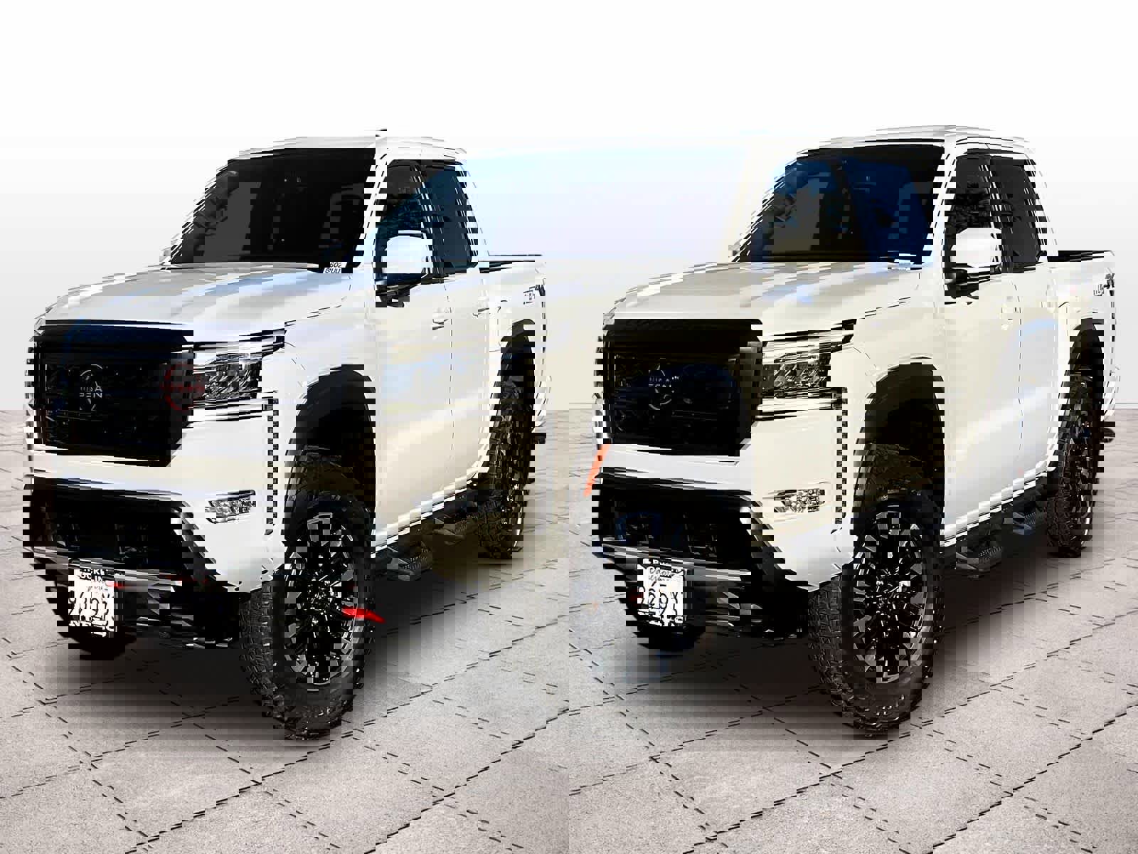 Used 2024 Nissan Frontier PRO-4X w/ Technology Package image 1