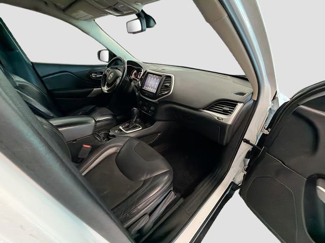 Used 2018 Jeep Cherokee Latitude Plus w/ Cold Weather Group image 26