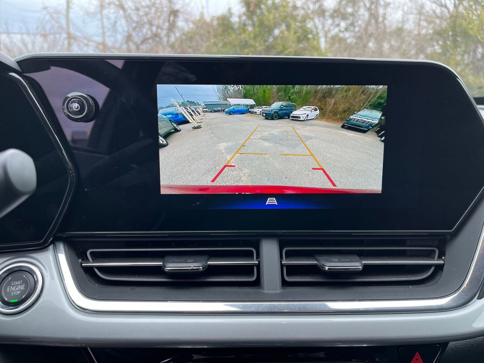 Used 2025 Chevrolet Trax LT w/ LT Convenience Package image 22