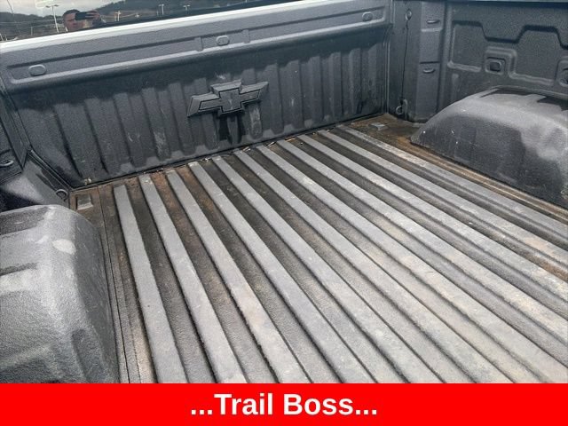 Used 2022 Chevrolet Silverado 1500 Custom Trail Boss w/ LPO, Dark Essentials Package AWD/4WD image 7