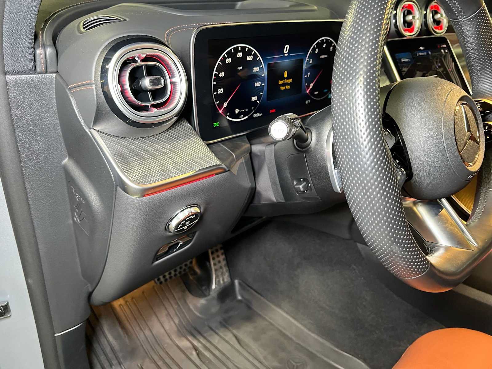 Used 2023 Mercedes-Benz GLC 300 4MATIC image 25