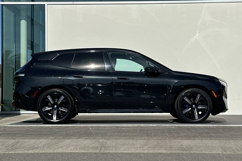 Used 2024 BMW iX xDrive50 w/ Sport Package AWD/4WD image 2