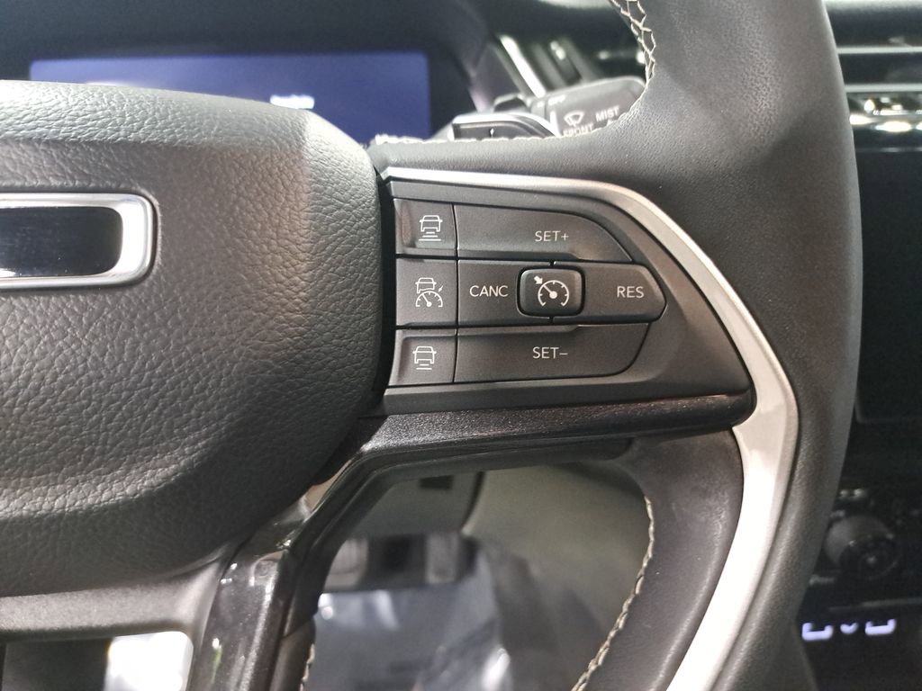 Used 2023 Jeep Grand Cherokee Altitude image 18