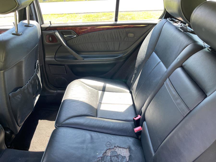 Used 2002 Mercedes-Benz E 320 4MATIC Wagon image 30