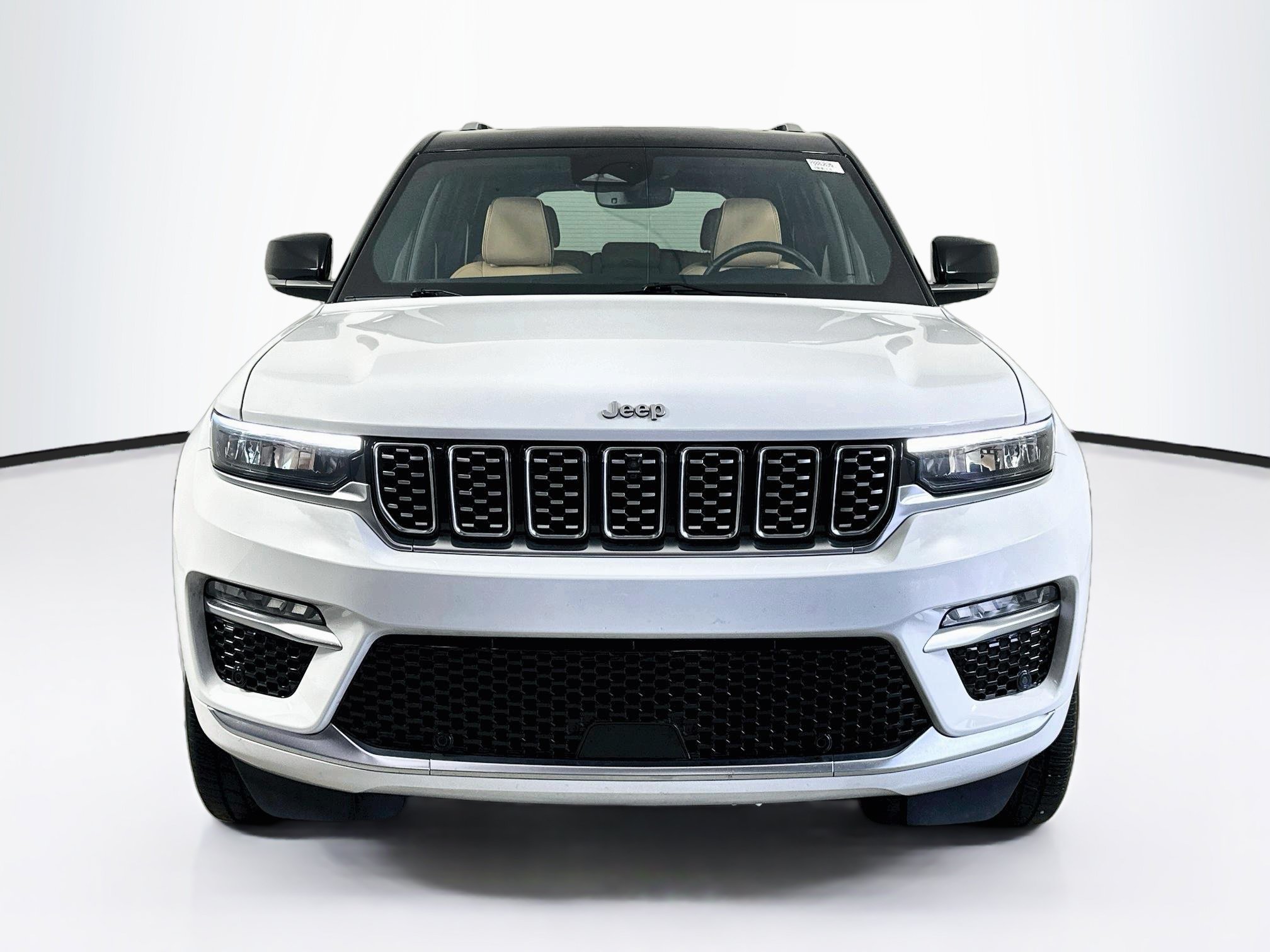 Used 2023 Jeep Grand Cherokee Summit RWD image 2