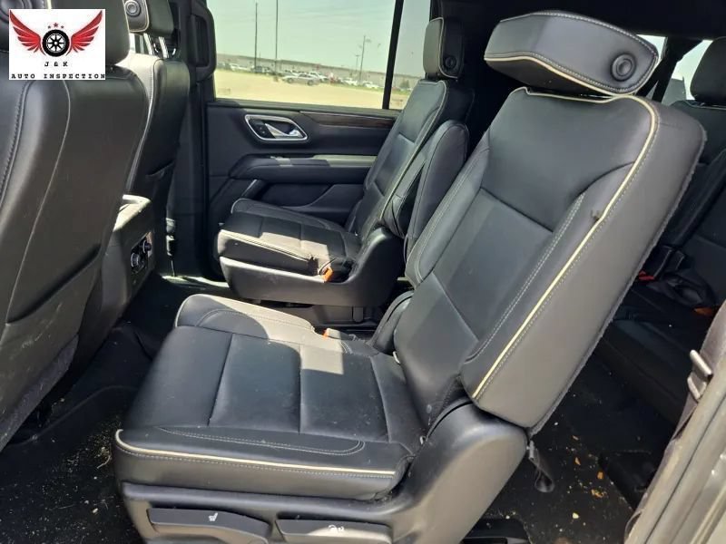 Used 2021 Chevrolet Suburban Premier w/ Premium Package AWD/4WD image 10