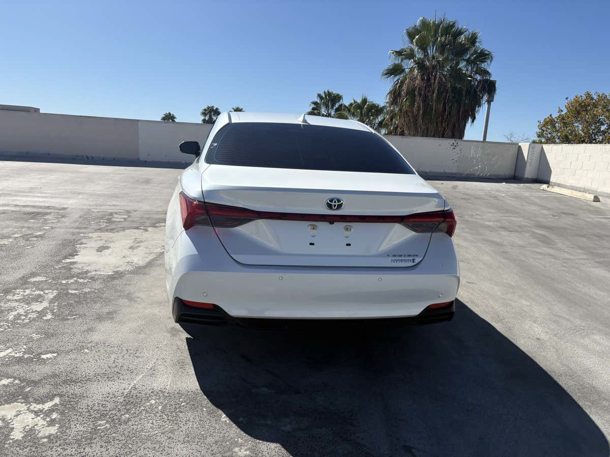 Used 2020 Toyota Avalon Limited w/ Advanced Safety Package FWD image 13