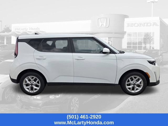Used 2024 Kia Soul LX w/ Option Group 015 FWD image 6