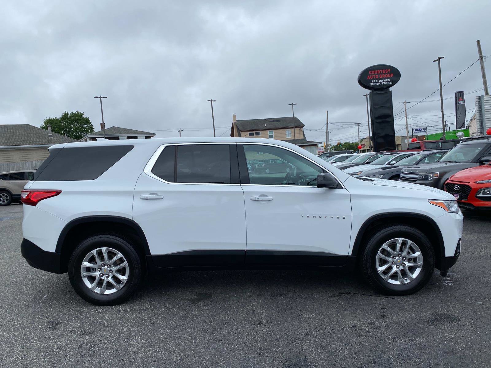 Used 2021 Chevrolet Traverse LS image 7