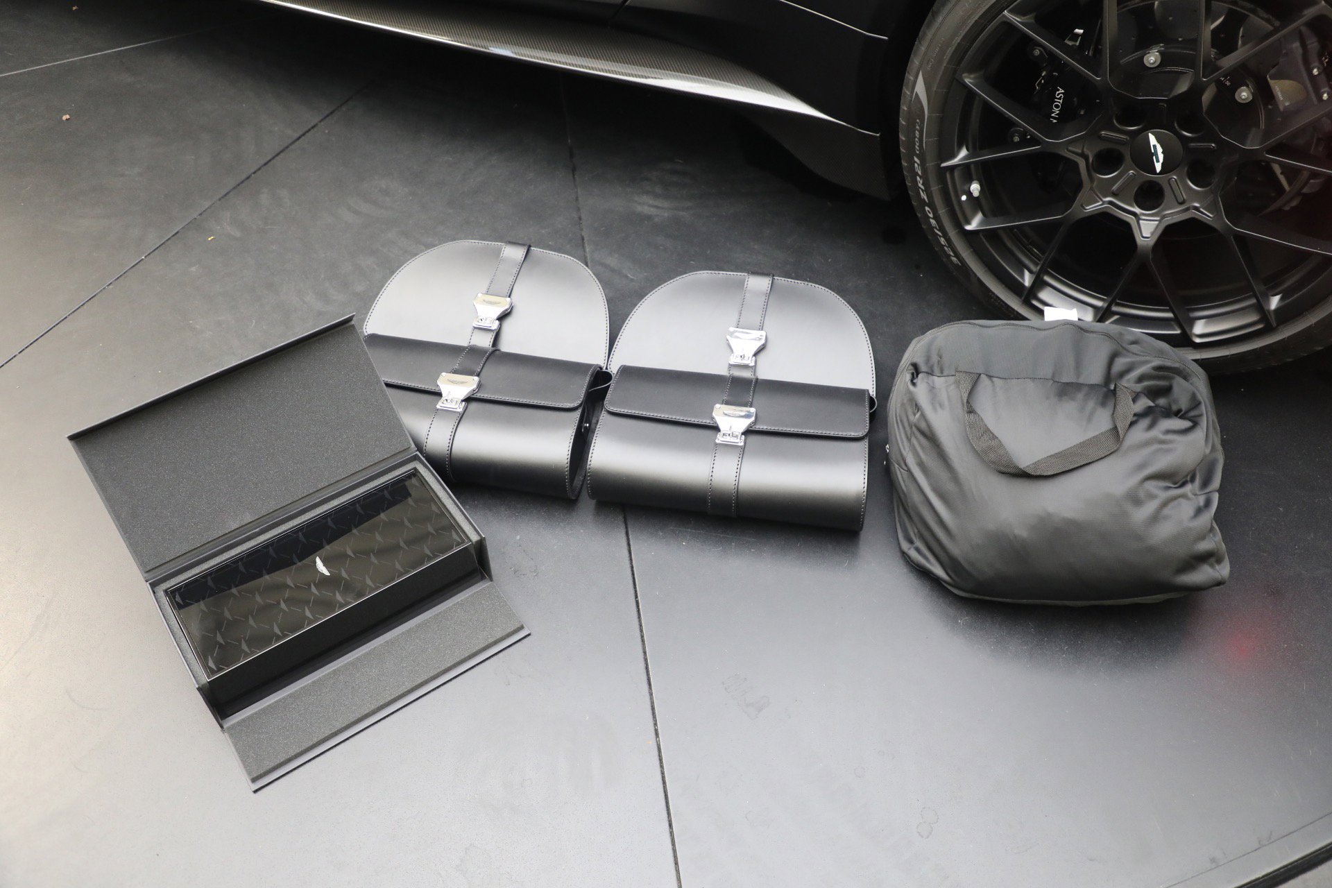 Used 2025 Aston Martin Vanquish image 34