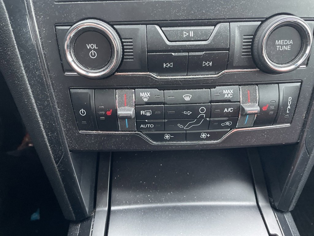 Used 2019 Ford Explorer XLT w/ Equipment Group 202A image 18