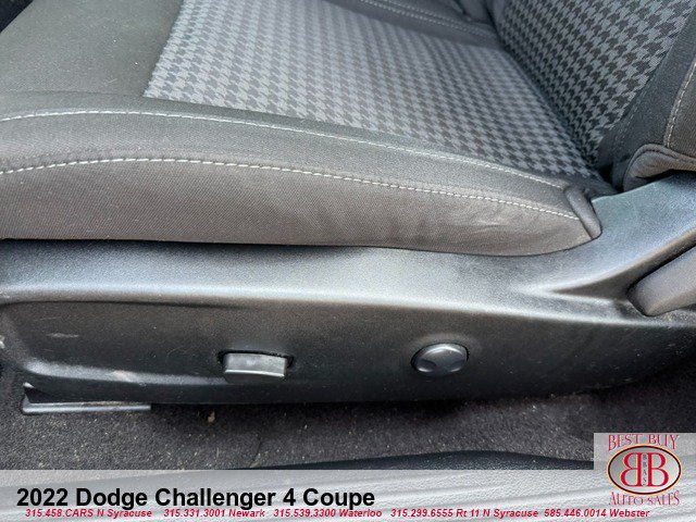 Used 2022 Dodge Challenger SXT w/ Blacktop Package AWD/4WD image 15