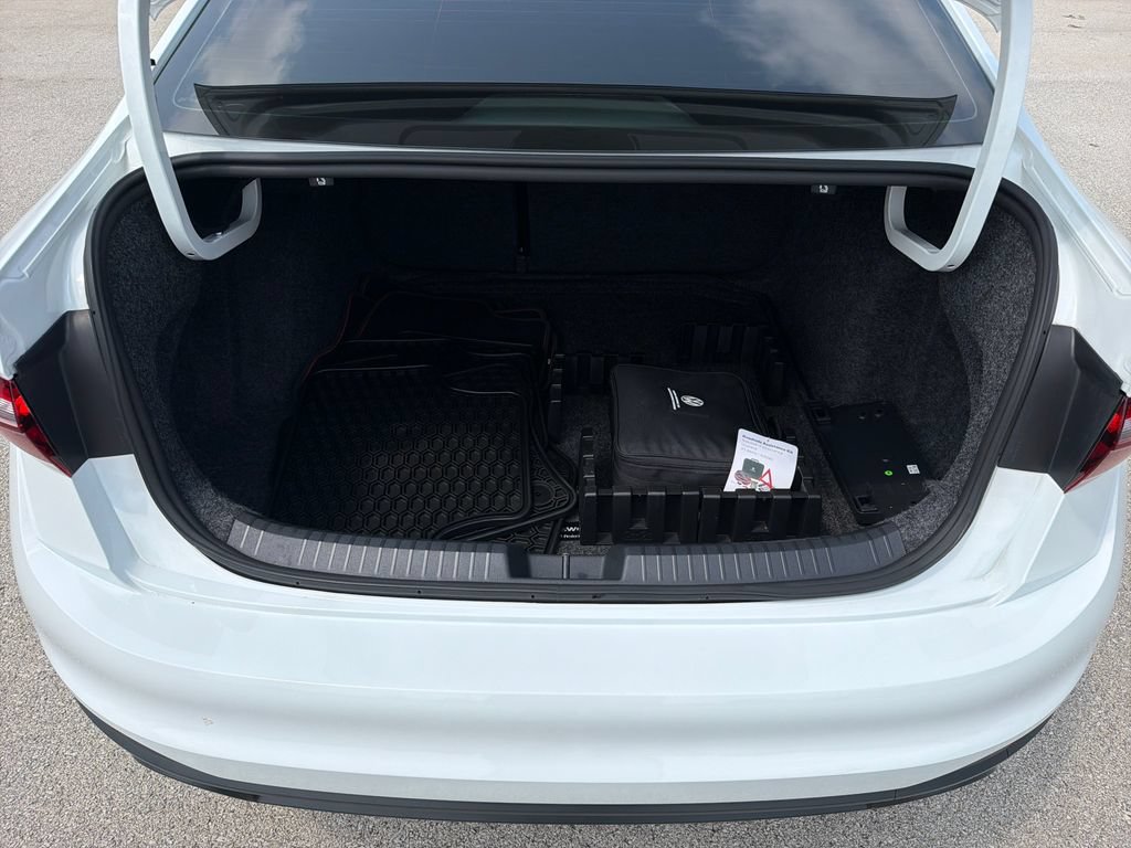 Certified 2025 Volkswagen Jetta GLI Autobahn FWD image 28