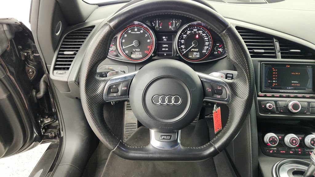 Used 2011 Audi R8 V10 w/ Enhanced Leather Pkg AWD/4WD image 26