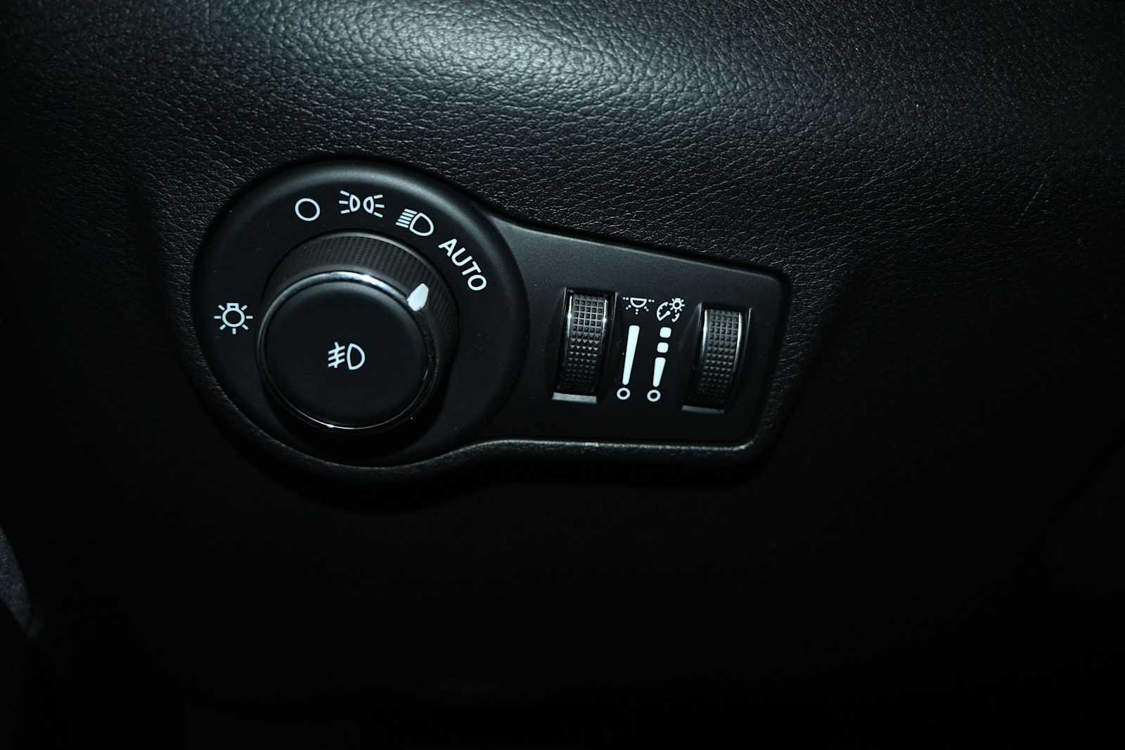 Used 2024 Jeep Compass Latitude AWD/4WD image 13