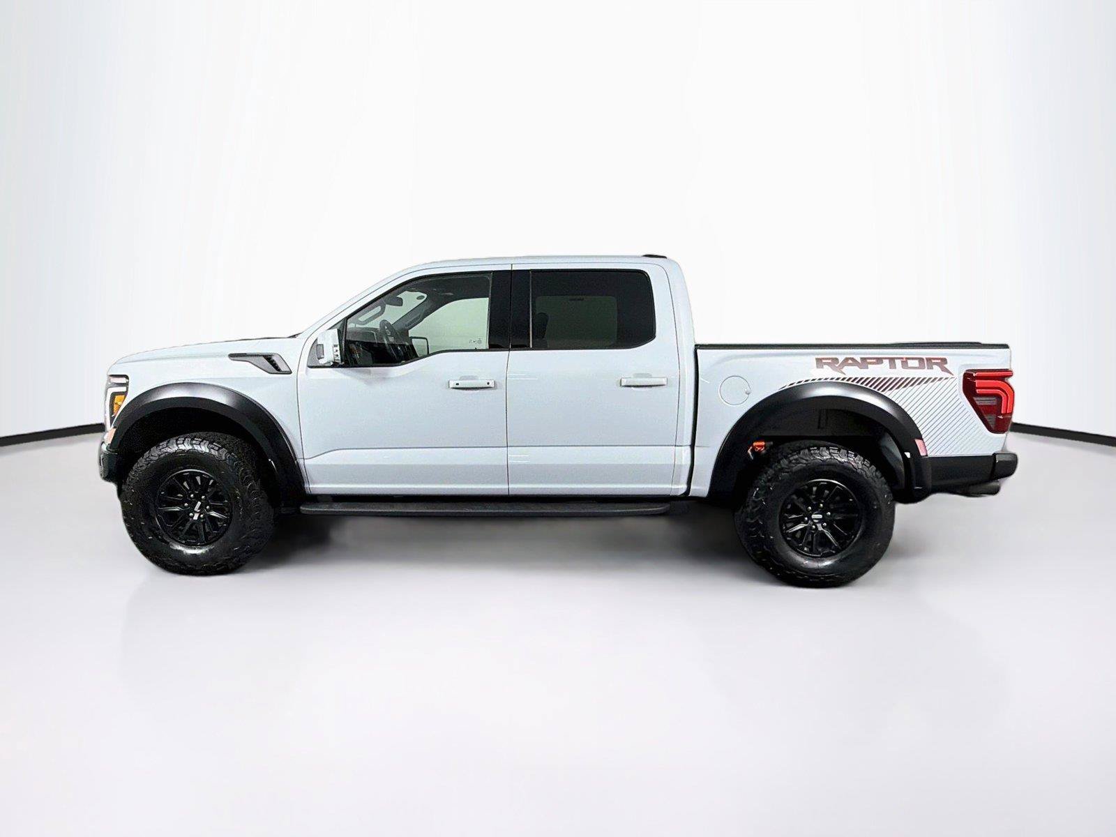 Used 2025 Ford F150 Raptor AWD/4WD image 8