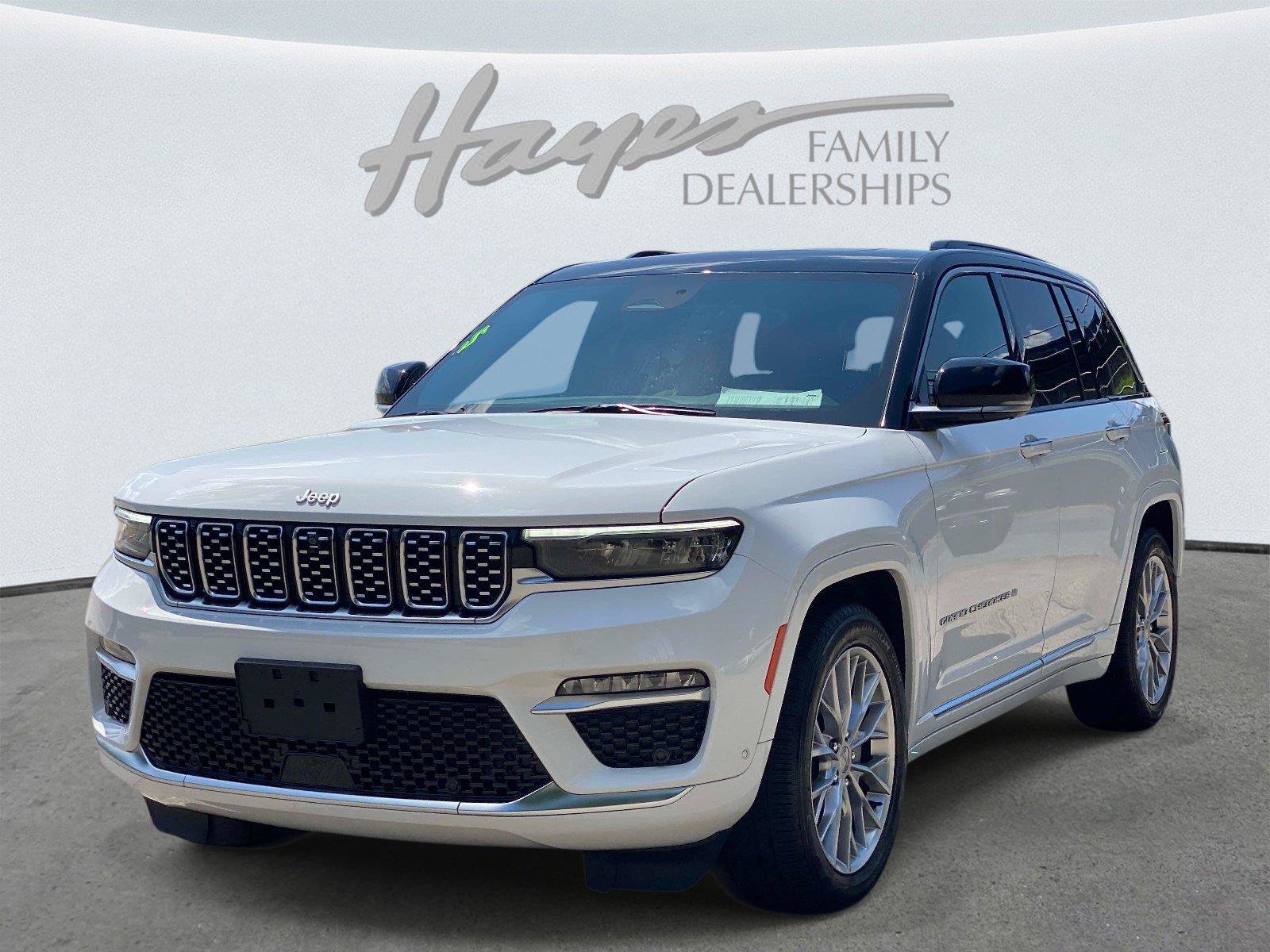 Used 2025 Jeep Grand Cherokee Summit w/ Luxury Tech Group V AWD/4WD image 11
