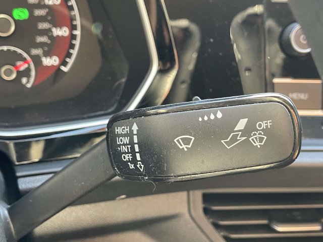 Used 2021 Volkswagen Jetta SE FWD image 24