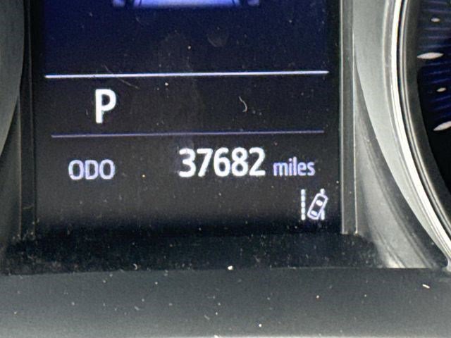 Used 2019 Toyota C-HR LE image 28