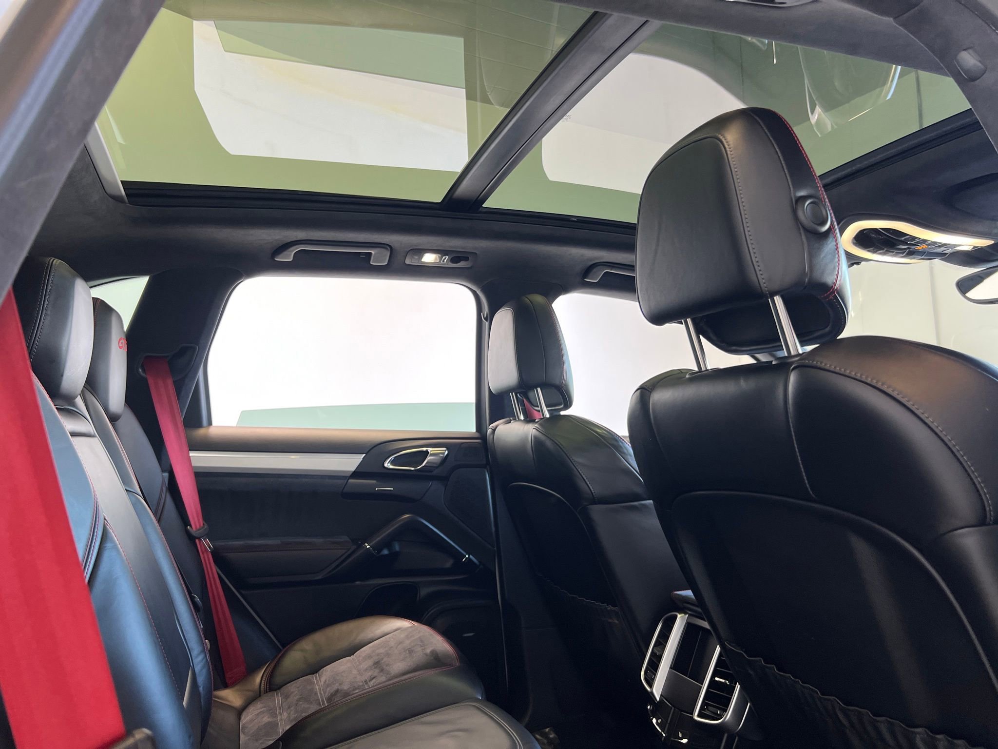 Used 2017 Porsche Cayenne GTS image 23